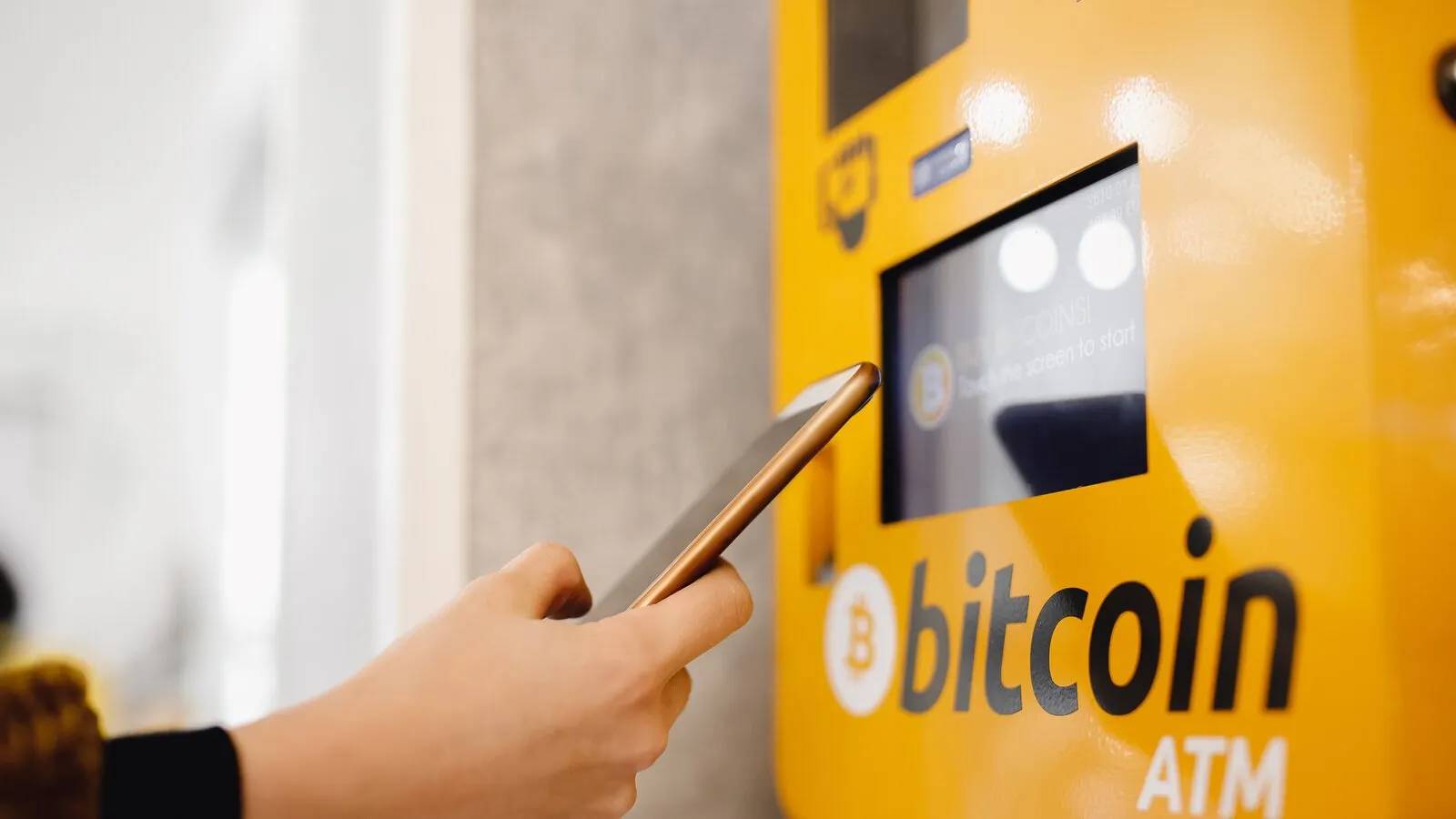 Bitcoin ATMs let users buy and sell Bitcoin for cash. Image: Shutterstock