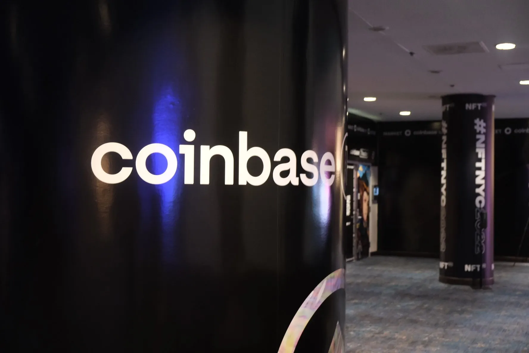 Coinbase logo. Image: André Beganski/Decrypt